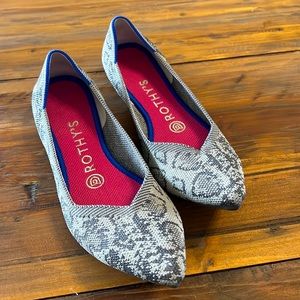 Rothy's The Point Women's Size 7 US 
Grey snake print Comfort Flats Shoes